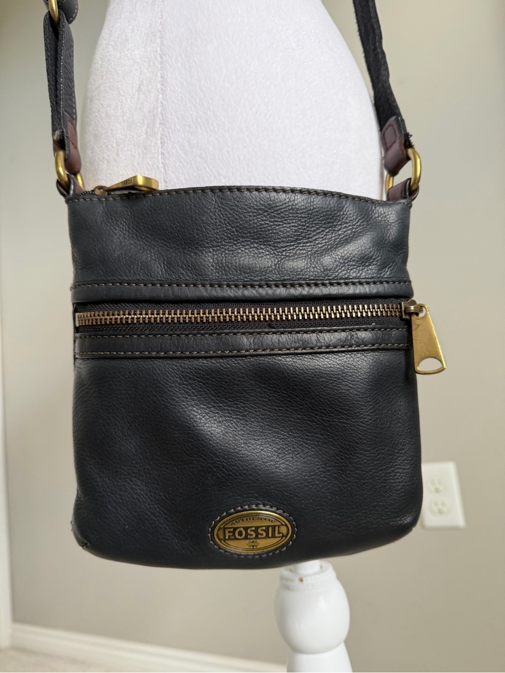 Fossil Black Leather Crossbody Bag with Gold Hardware